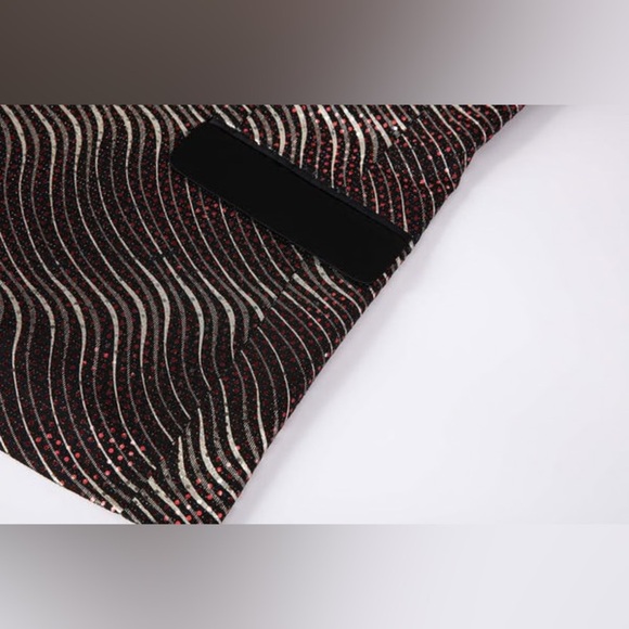 Elegant Black and Red Patterned Blazer - Picture 3 of 15